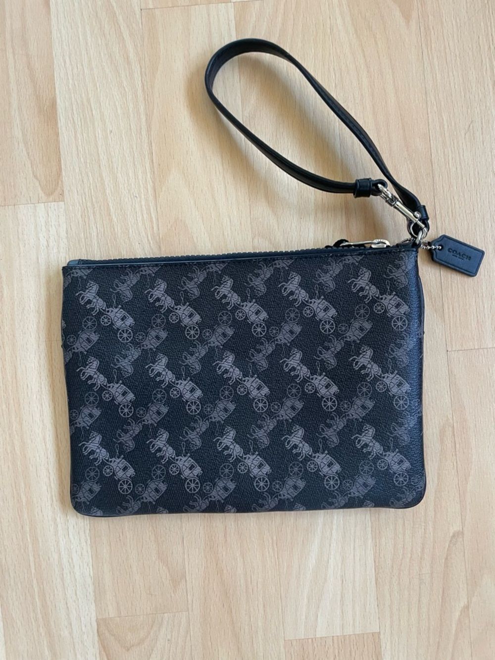 Coach Large Wristlet Clutch Black Horse Carriage Logo Graffiti Print F84636 - Picture 4 of 12